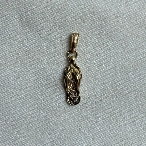 14k Gold Flip Flop Sandal Pendant / Charm - Picture 5 of 6